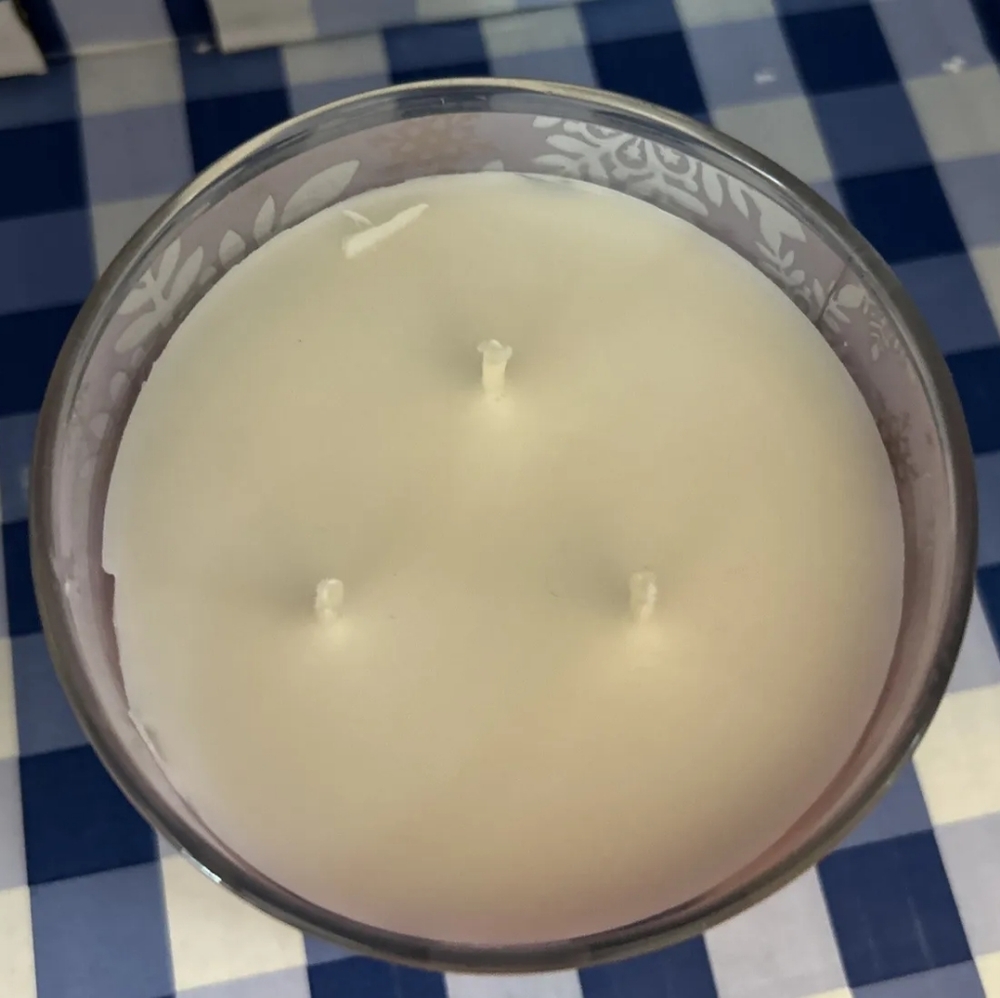 Bath & Body Works Christmas Cider 3-Wick Candle - Picture 3 of 4